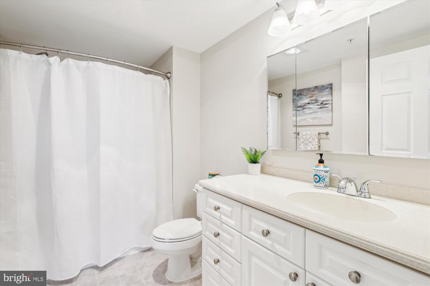 3101 N HAMPTON DR #1615, ALEXANDRIA, Virginia 22302, 1 Bedroom Bedrooms, ,1 BathroomBathrooms,Residential,For sale,3101 N HAMPTON DR #1615,VAAX2046372 MLS # VAAX2046372