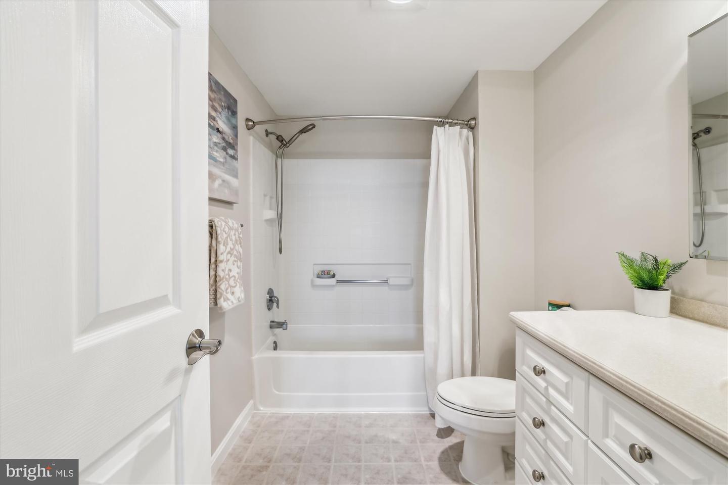 3101 N HAMPTON DR #1615, ALEXANDRIA, Virginia 22302, 1 Bedroom Bedrooms, ,1 BathroomBathrooms,Residential,For sale,3101 N HAMPTON DR #1615,VAAX2046372 MLS # VAAX2046372