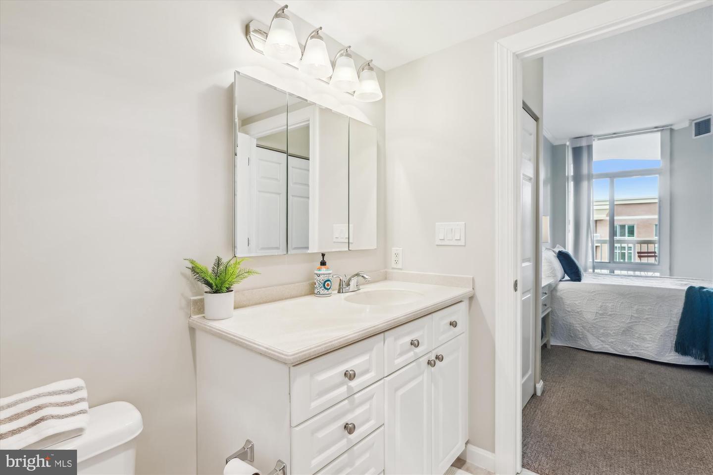 3101 N HAMPTON DR #1615, ALEXANDRIA, Virginia 22302, 1 Bedroom Bedrooms, ,1 BathroomBathrooms,Residential,For sale,3101 N HAMPTON DR #1615,VAAX2046372 MLS # VAAX2046372