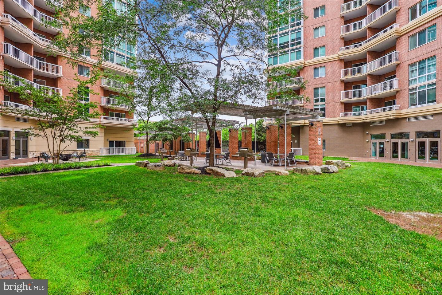 3101 N HAMPTON DR #1615, ALEXANDRIA, Virginia 22302, 1 Bedroom Bedrooms, ,1 BathroomBathrooms,Residential,For sale,3101 N HAMPTON DR #1615,VAAX2046372 MLS # VAAX2046372