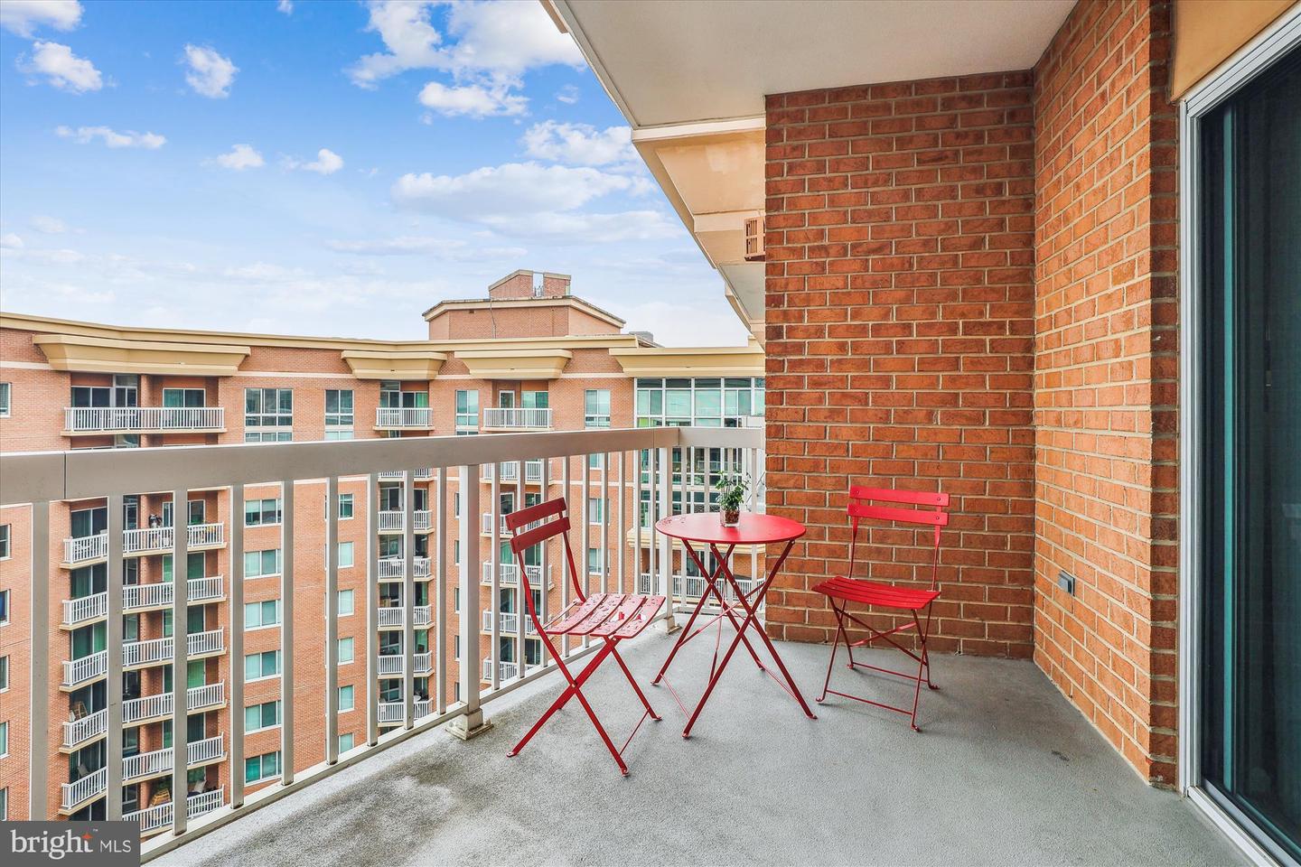 3101 N HAMPTON DR #1615, ALEXANDRIA, Virginia 22302, 1 Bedroom Bedrooms, ,1 BathroomBathrooms,Residential,For sale,3101 N HAMPTON DR #1615,VAAX2046372 MLS # VAAX2046372