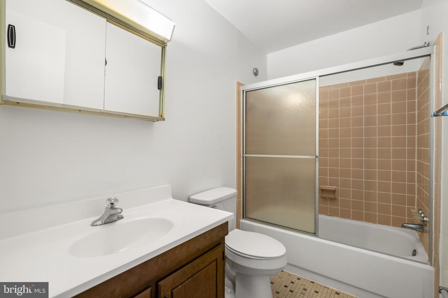 3813 EL CAMINO PL #3-28, ALEXANDRIA, Virginia 22309, 1 Bedroom Bedrooms, ,1 BathroomBathrooms,Residential,For sale,3813 EL CAMINO PL #3-28,VAFX2246742 MLS # VAFX2246742
