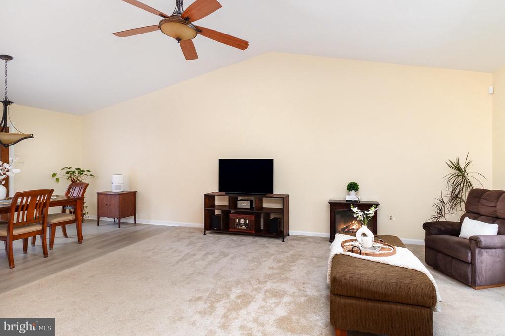 4367 SUNSET CT, WARRENTON, Virginia, 5 Bedrooms Bedrooms, ,3 BathroomsBathrooms,Residential,4367 SUNSET CT,VAFQ2017024 MLS # VAFQ2017024