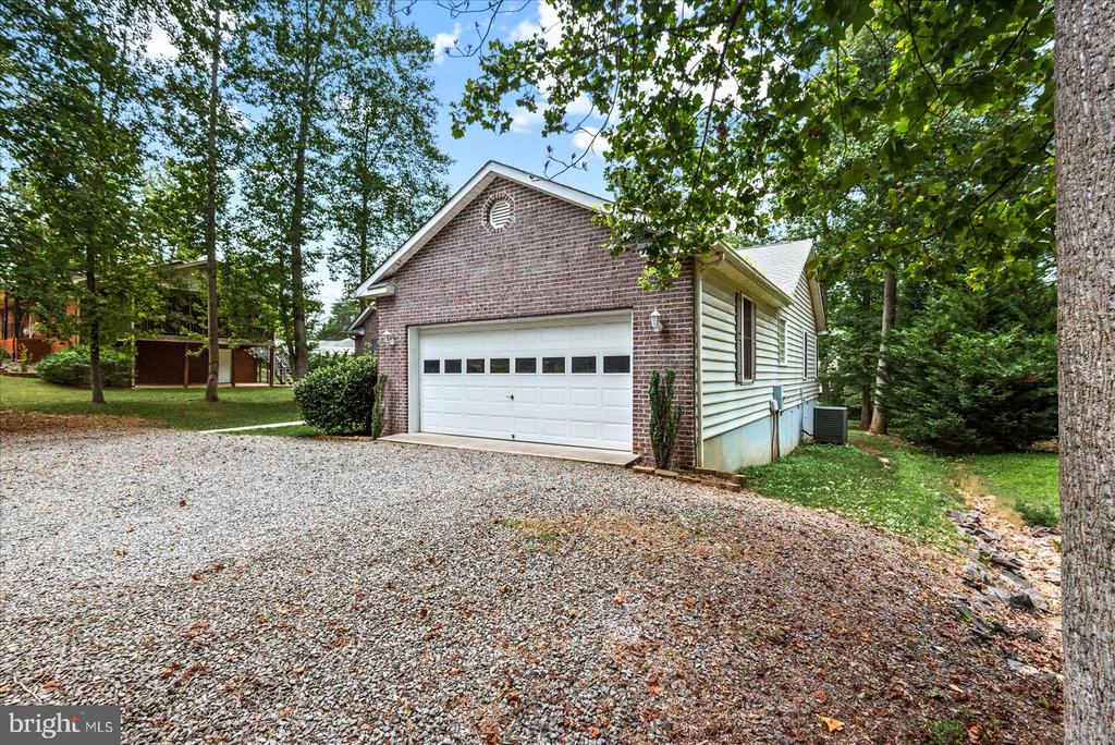3409 LAKEVIEW PKWY, LOCUST GROVE, Virginia 22508, 3 Bedrooms Bedrooms, ,2 BathroomsBathrooms,Residential,3409 LAKEVIEW PKWY,VAOR2009960 MLS # VAOR2009960