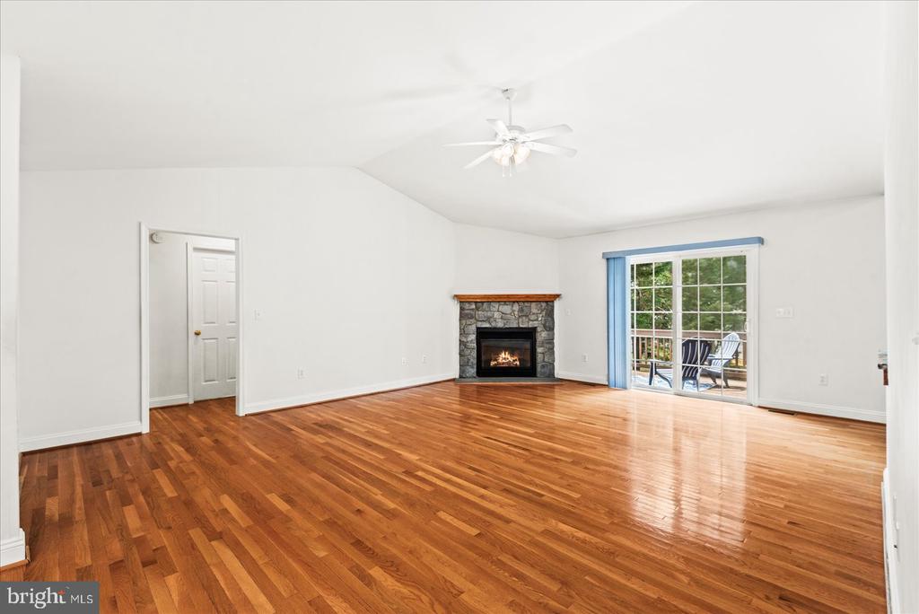 3409 LAKEVIEW PKWY, LOCUST GROVE, Virginia 22508, 3 Bedrooms Bedrooms, ,2 BathroomsBathrooms,Residential,3409 LAKEVIEW PKWY,VAOR2009960 MLS # VAOR2009960