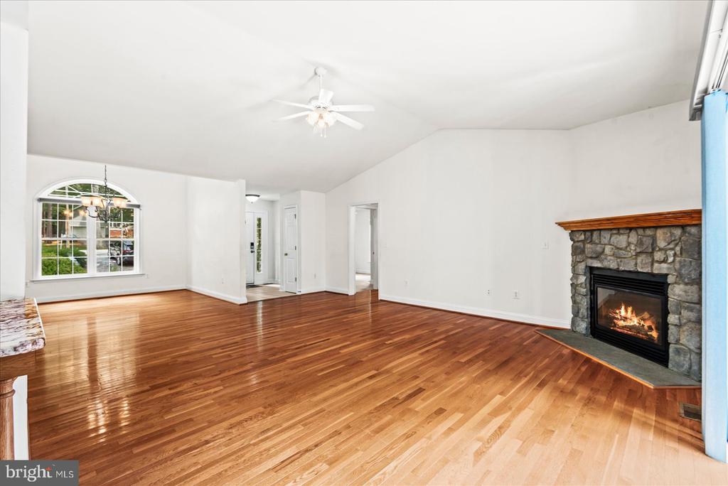 3409 LAKEVIEW PKWY, LOCUST GROVE, Virginia 22508, 3 Bedrooms Bedrooms, ,2 BathroomsBathrooms,Residential,3409 LAKEVIEW PKWY,VAOR2009960 MLS # VAOR2009960