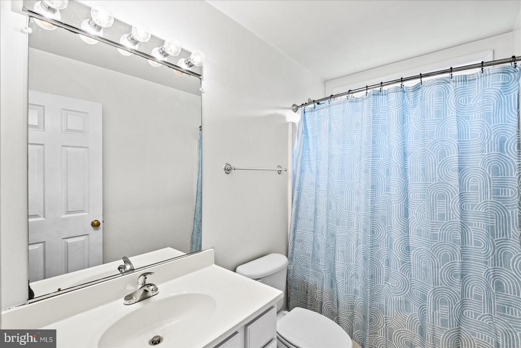 3409 LAKEVIEW PKWY, LOCUST GROVE, Virginia 22508, 3 Bedrooms Bedrooms, ,2 BathroomsBathrooms,Residential,3409 LAKEVIEW PKWY,VAOR2009960 MLS # VAOR2009960
