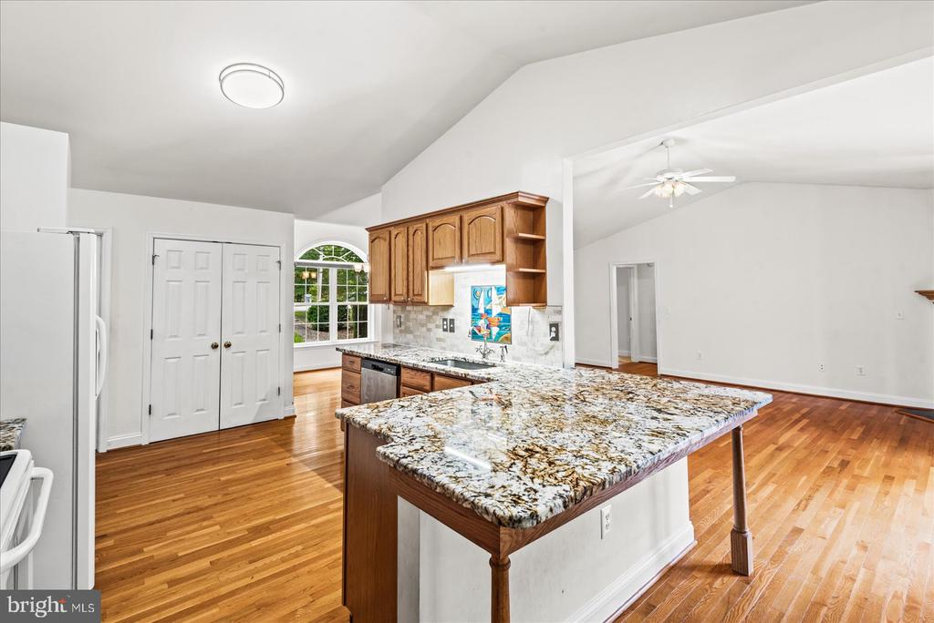 3409 LAKEVIEW PKWY, LOCUST GROVE, Virginia 22508, 3 Bedrooms Bedrooms, ,2 BathroomsBathrooms,Residential,3409 LAKEVIEW PKWY,VAOR2009960 MLS # VAOR2009960
