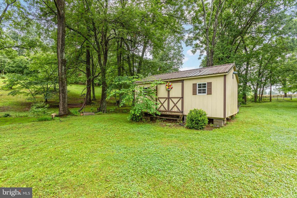 9071 OLD CULPEPER RD, WARRENTON, Virginia 20186, 3 Bedrooms Bedrooms, ,3 BathroomsBathrooms,Residential,9071 OLD CULPEPER RD,VAFQ2017082 MLS # VAFQ2017082