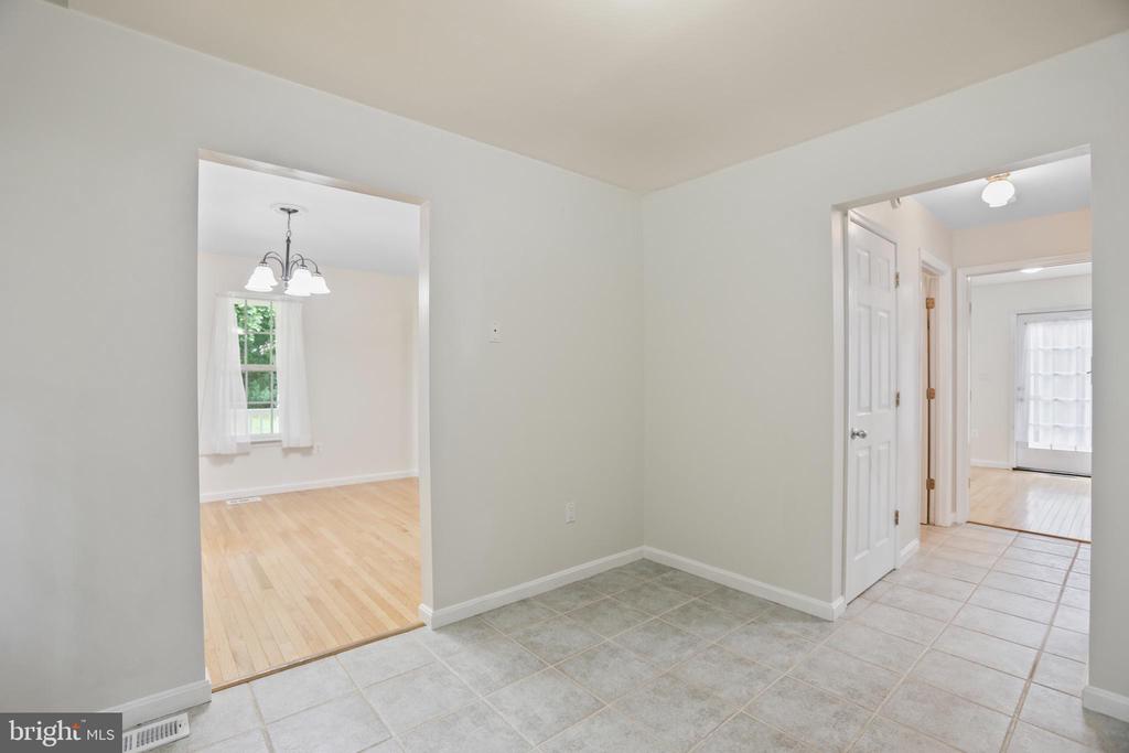 9071 OLD CULPEPER RD, WARRENTON, Virginia 20186, 3 Bedrooms Bedrooms, ,3 BathroomsBathrooms,Residential,9071 OLD CULPEPER RD,VAFQ2017082 MLS # VAFQ2017082