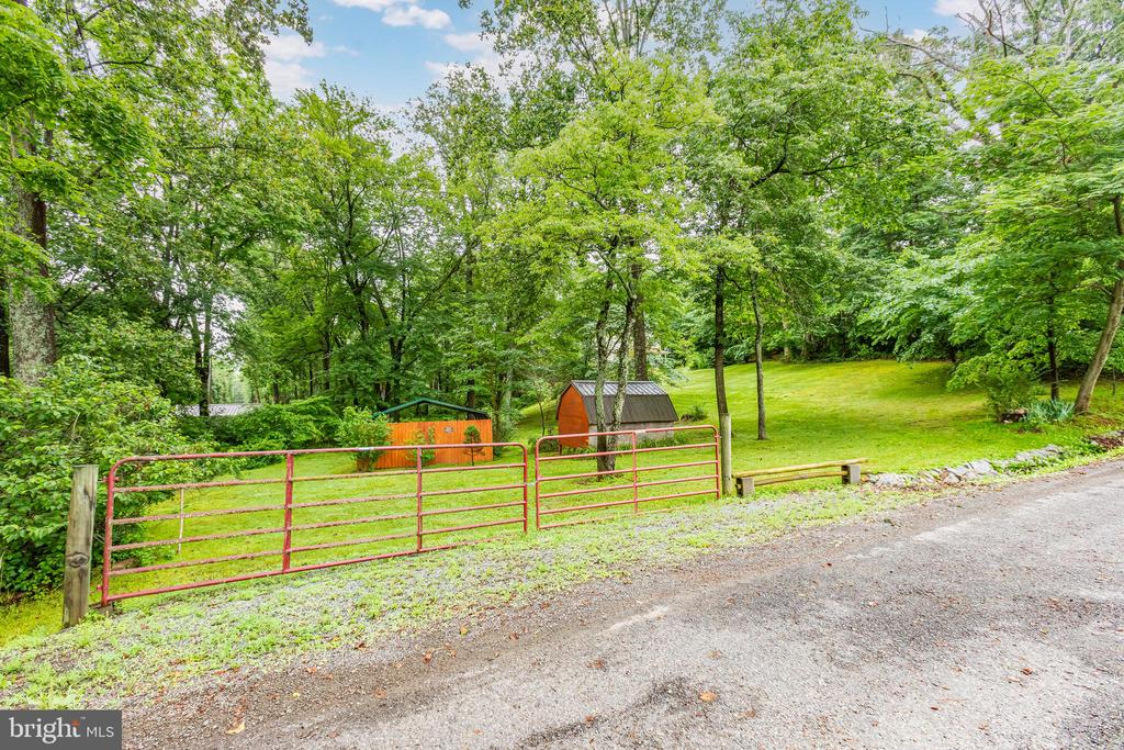 9071 OLD CULPEPER RD, WARRENTON, Virginia 20186, 3 Bedrooms Bedrooms, ,3 BathroomsBathrooms,Residential,9071 OLD CULPEPER RD,VAFQ2017082 MLS # VAFQ2017082