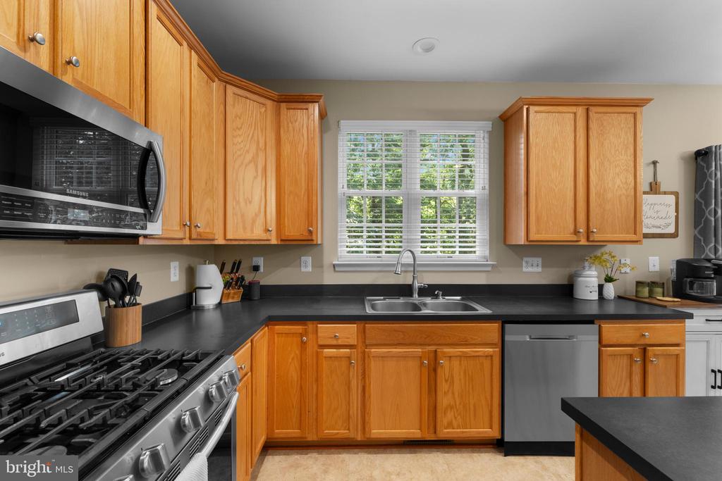 249 WHITWORTH DR, CULPEPER, Virginia 22701, 4 Bedrooms Bedrooms, ,2 BathroomsBathrooms,Residential,249 WHITWORTH DR,VACU2010820 MLS # VACU2010820