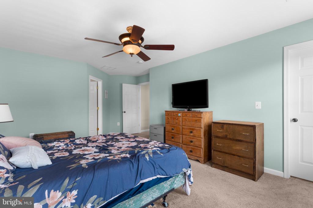 249 WHITWORTH DR, CULPEPER, Virginia 22701, 4 Bedrooms Bedrooms, ,2 BathroomsBathrooms,Residential,249 WHITWORTH DR,VACU2010820 MLS # VACU2010820