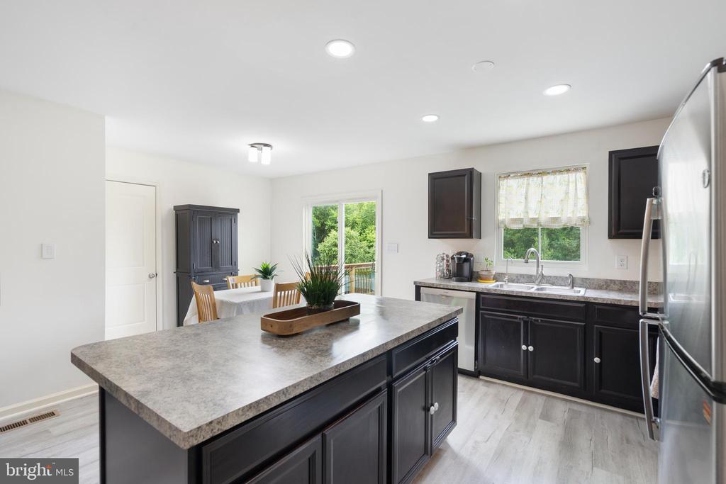 5014 GODWINS LANDING DR, REMINGTON, Virginia 22734, 4 Bedrooms Bedrooms, ,2 BathroomsBathrooms,Residential,5014 GODWINS LANDING DR,VAFQ2017030 MLS # VAFQ2017030