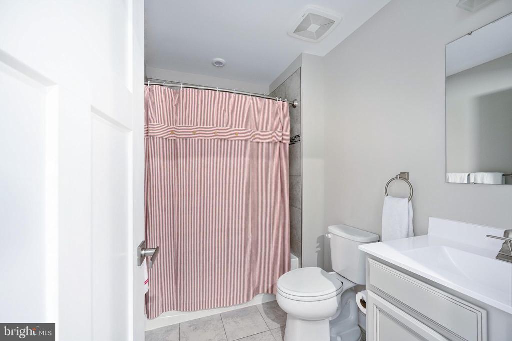 7424 BRENTFORD TER, FREDERICKSBURG, Virginia 22407, 3 Bedrooms Bedrooms, ,2 BathroomsBathrooms,Residential,7424 BRENTFORD TER,VASP2033960 MLS # VASP2033960