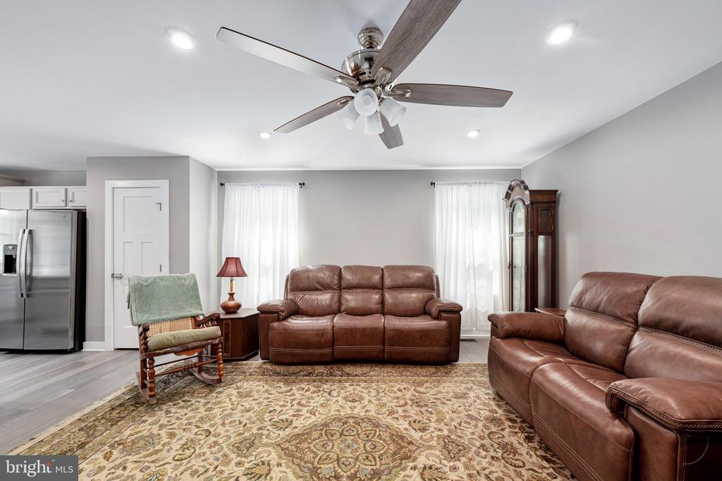 7424 BRENTFORD TER, FREDERICKSBURG, Virginia 22407, 3 Bedrooms Bedrooms, ,2 BathroomsBathrooms,Residential,7424 BRENTFORD TER,VASP2033960 MLS # VASP2033960