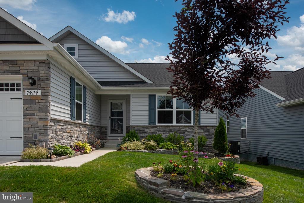 7424 BRENTFORD TER, FREDERICKSBURG, Virginia 22407, 3 Bedrooms Bedrooms, ,2 BathroomsBathrooms,Residential,7424 BRENTFORD TER,VASP2033960 MLS # VASP2033960