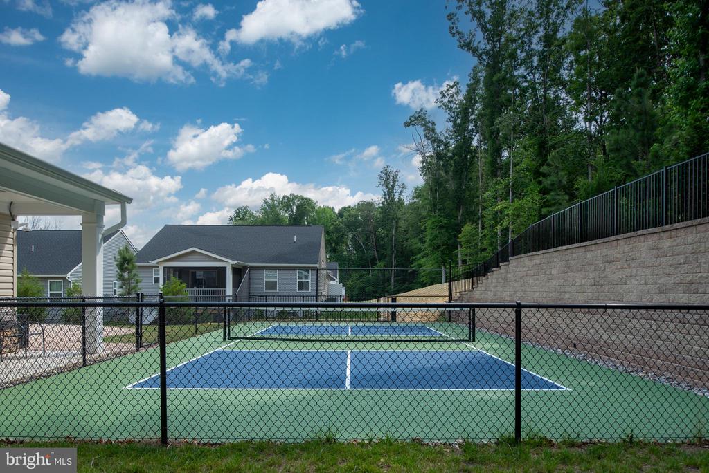 7424 BRENTFORD TER, FREDERICKSBURG, Virginia 22407, 3 Bedrooms Bedrooms, ,2 BathroomsBathrooms,Residential,7424 BRENTFORD TER,VASP2033960 MLS # VASP2033960