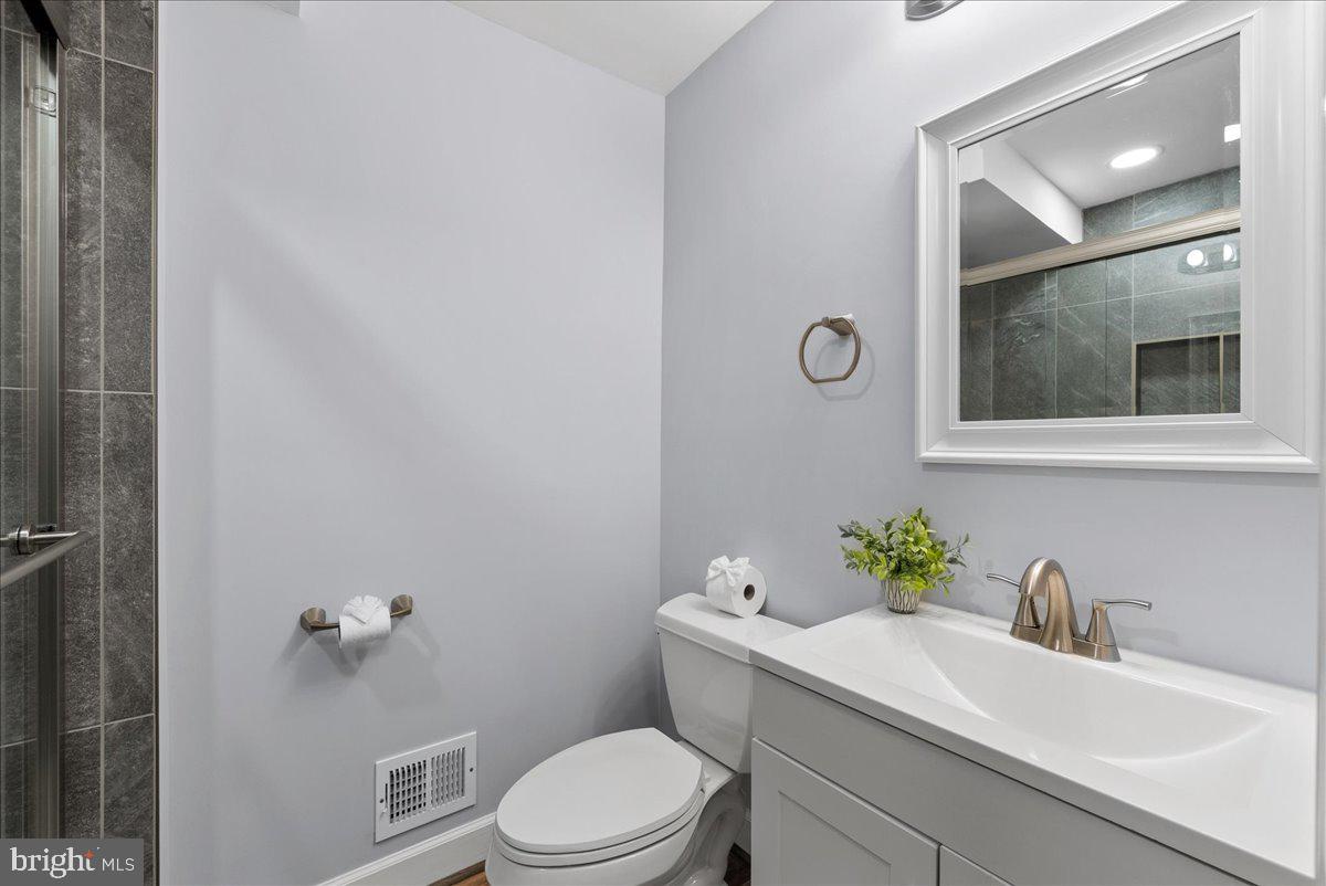 19955 ALEXANDRAS GROVE DR, ASHBURN, Virginia 20147, 5 Bedrooms Bedrooms, ,3 BathroomsBathrooms,Residential,For sale,19955 ALEXANDRAS GROVE DR,VALO2099318 MLS # VALO2099318