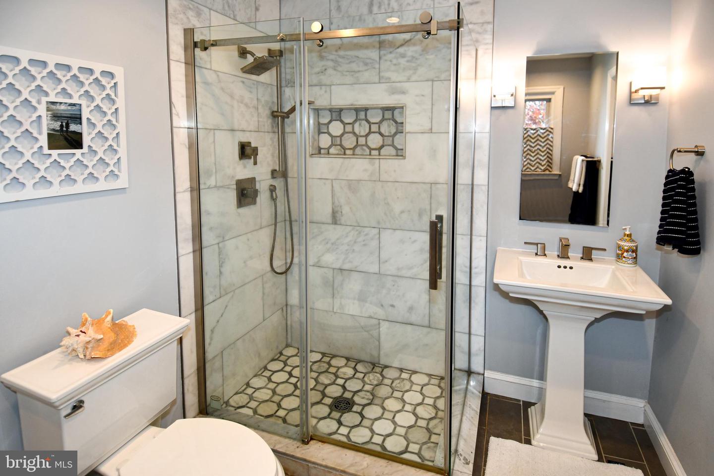 5812 PIEDMONT DR, ALEXANDRIA, Virginia 22310, 3 Bedrooms Bedrooms, ,2 BathroomsBathrooms,Residential,For sale,5812 PIEDMONT DR,VAFX2246908 MLS # VAFX2246908