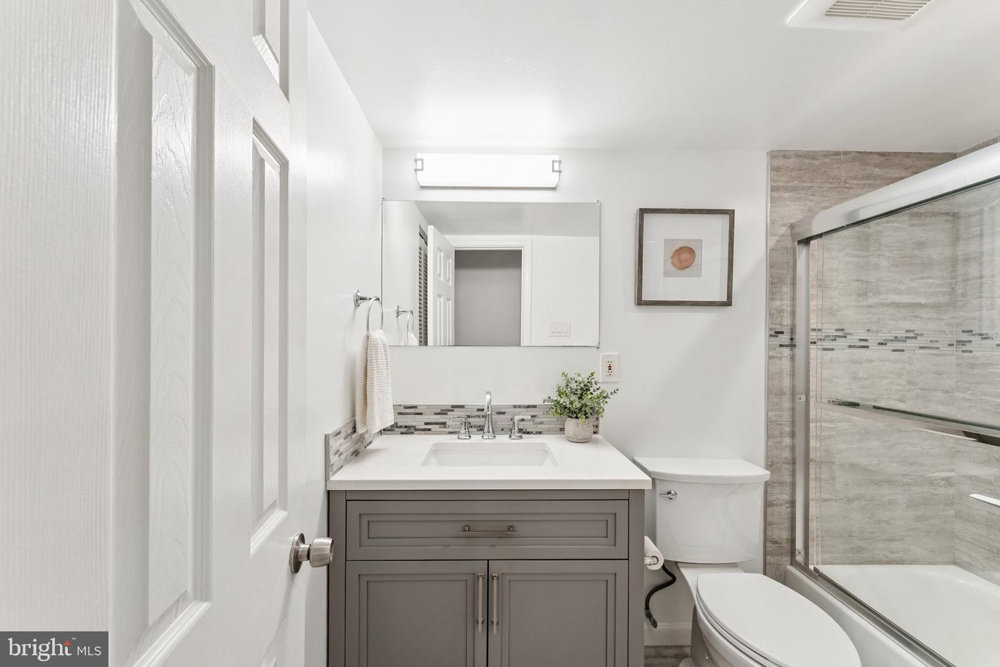 3358 WOODBURN RD #24, ANNANDALE, Virginia 22003, 1 Bedroom Bedrooms, ,1 BathroomBathrooms,Residential,For sale,3358 WOODBURN RD #24,VAFX2247060 MLS # VAFX2247060