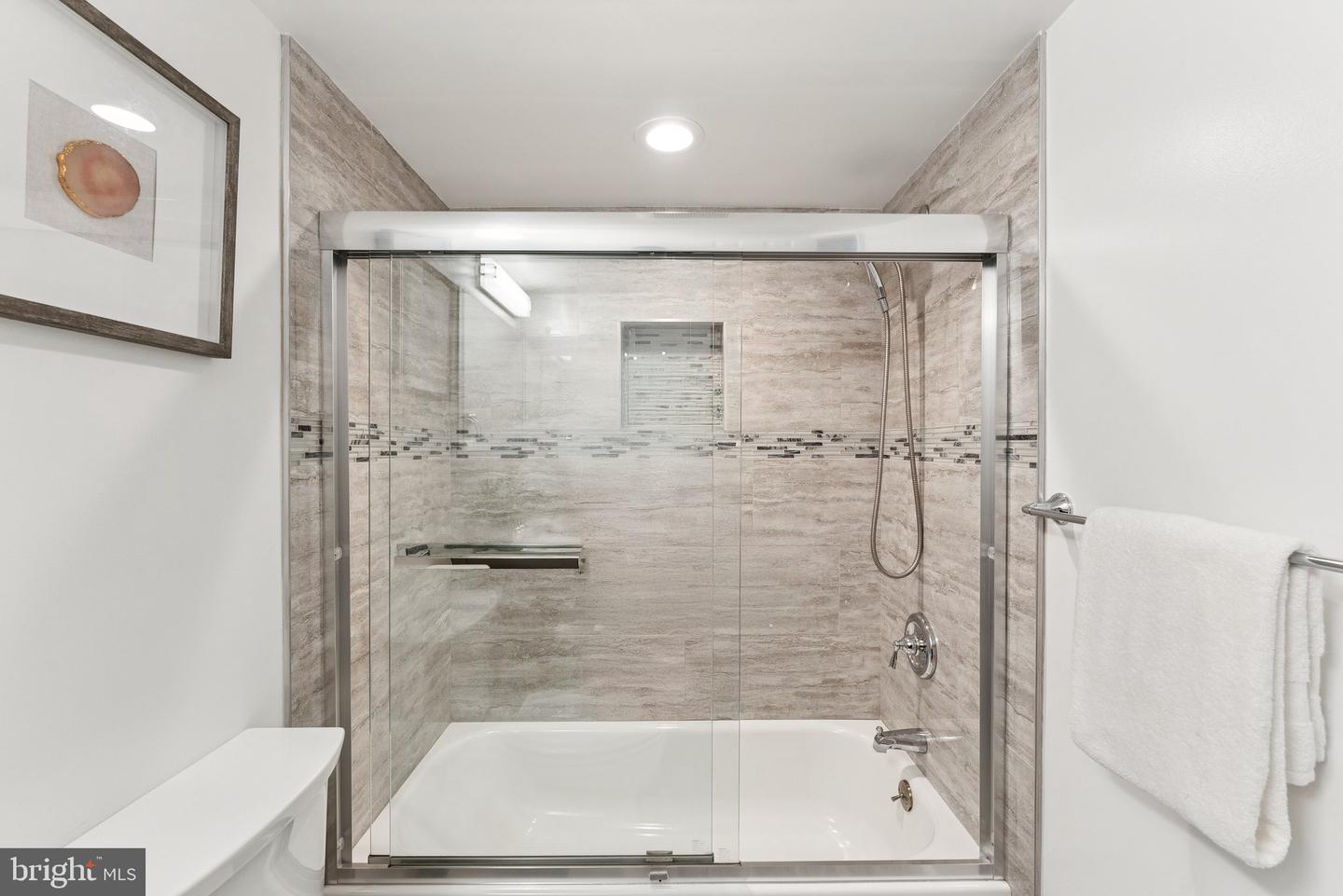 3358 WOODBURN RD #24, ANNANDALE, Virginia 22003, 1 Bedroom Bedrooms, ,1 BathroomBathrooms,Residential,For sale,3358 WOODBURN RD #24,VAFX2247060 MLS # VAFX2247060