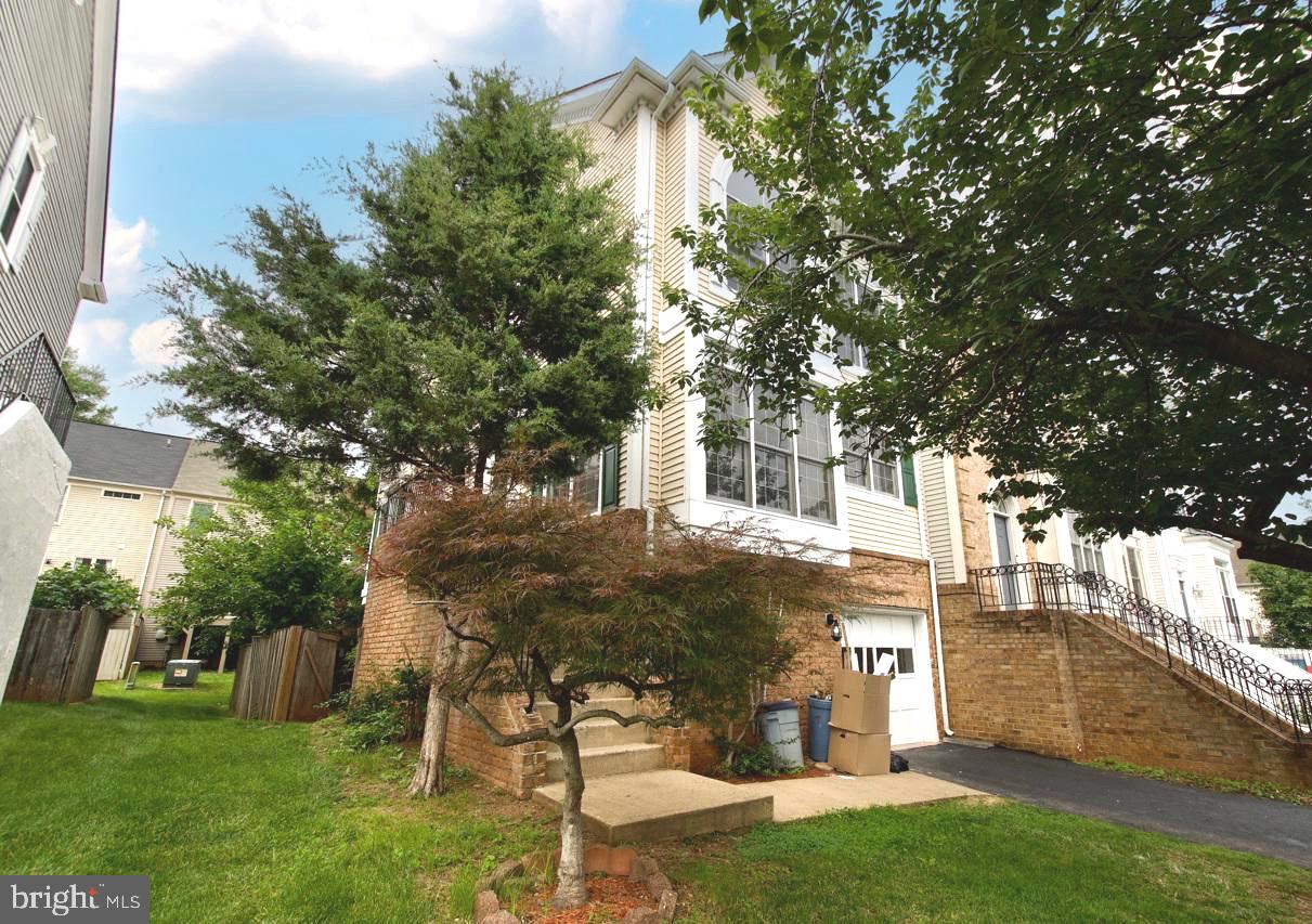 14552 WOODGATE MANOR PL, CENTREVILLE, Virginia 20120, 3 Bedrooms Bedrooms, ,3 BathroomsBathrooms,Residential,For sale,14552 WOODGATE MANOR PL,VAFX2247112 MLS # VAFX2247112