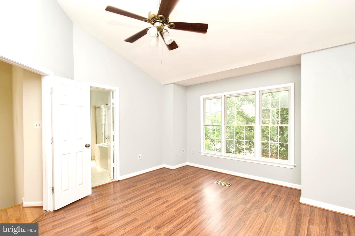 14552 WOODGATE MANOR PL, CENTREVILLE, Virginia 20120, 3 Bedrooms Bedrooms, ,3 BathroomsBathrooms,Residential,For sale,14552 WOODGATE MANOR PL,VAFX2247112 MLS # VAFX2247112