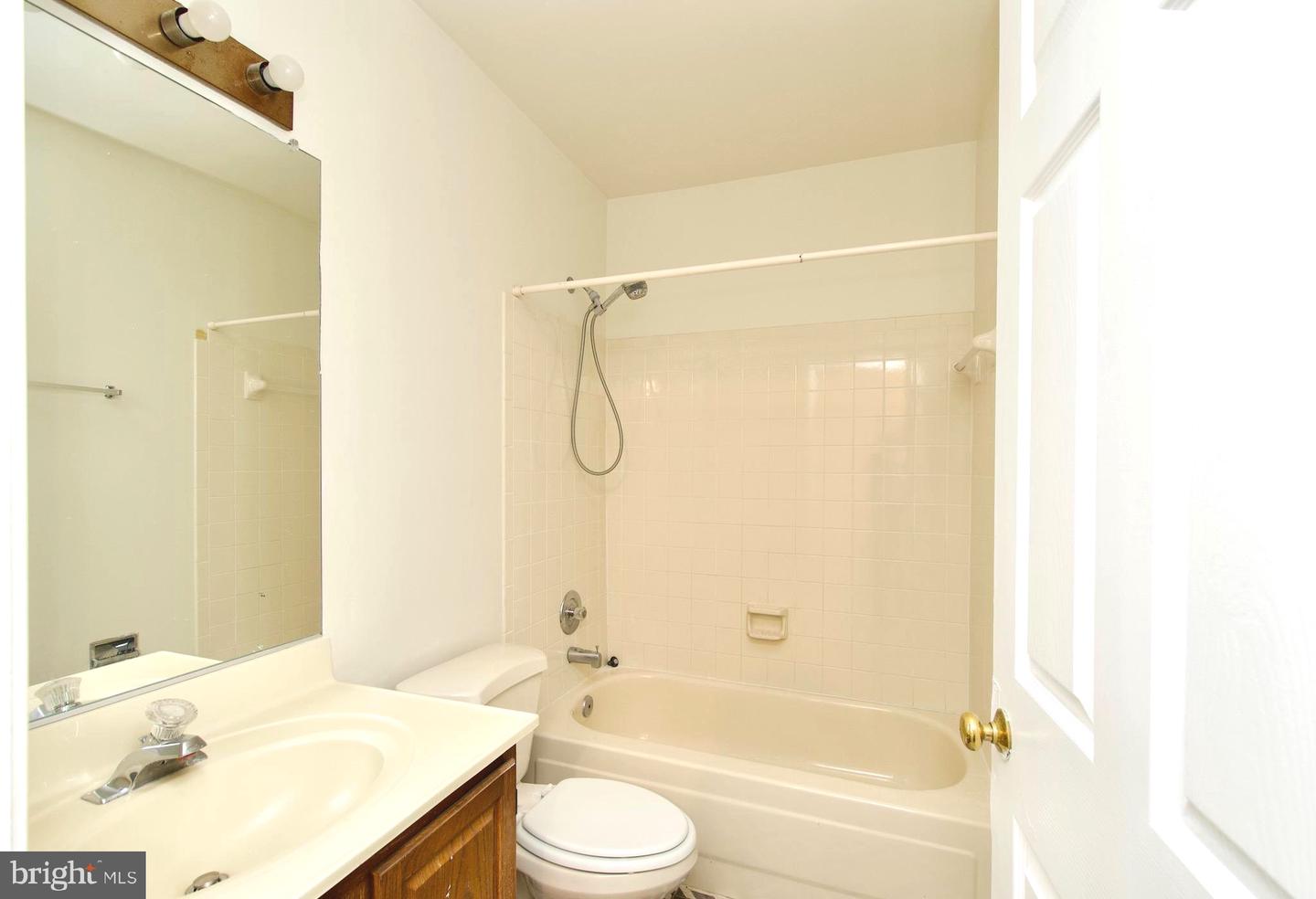 14552 WOODGATE MANOR PL, CENTREVILLE, Virginia 20120, 3 Bedrooms Bedrooms, ,3 BathroomsBathrooms,Residential,For sale,14552 WOODGATE MANOR PL,VAFX2247112 MLS # VAFX2247112