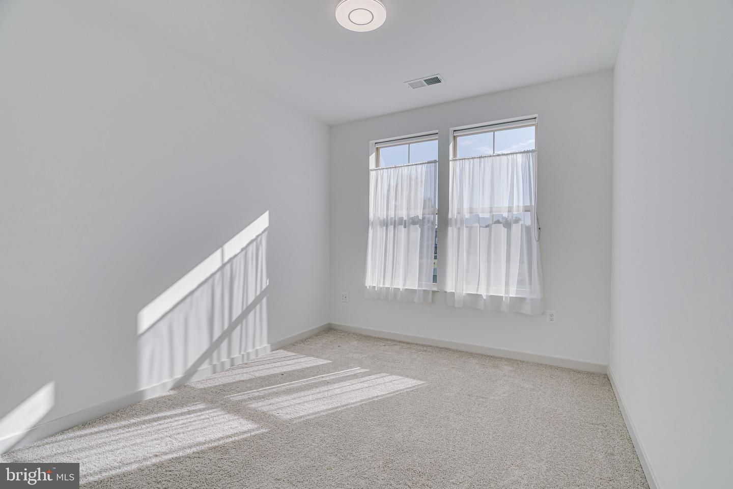 10755 FAIRGROUNDS DR #326, FAIRFAX, Virginia 22030, 2 Bedrooms Bedrooms, ,2 BathroomsBathrooms,Residential,For sale,10755 FAIRGROUNDS DR #326,VAFC2006454 MLS # VAFC2006454