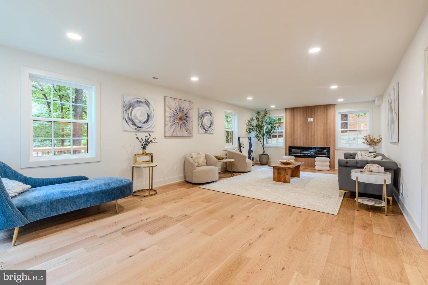 5303 ROLLING RD, SPRINGFIELD, Virginia 22151, 5 Bedrooms Bedrooms, ,5 BathroomsBathrooms,Residential,For sale,5303 ROLLING RD,VAFX2247292 MLS # VAFX2247292