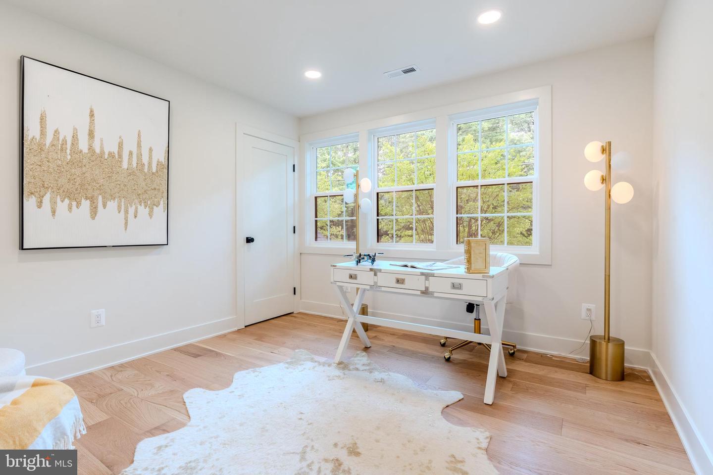 5303 ROLLING RD, SPRINGFIELD, Virginia 22151, 5 Bedrooms Bedrooms, ,5 BathroomsBathrooms,Residential,For sale,5303 ROLLING RD,VAFX2247292 MLS # VAFX2247292