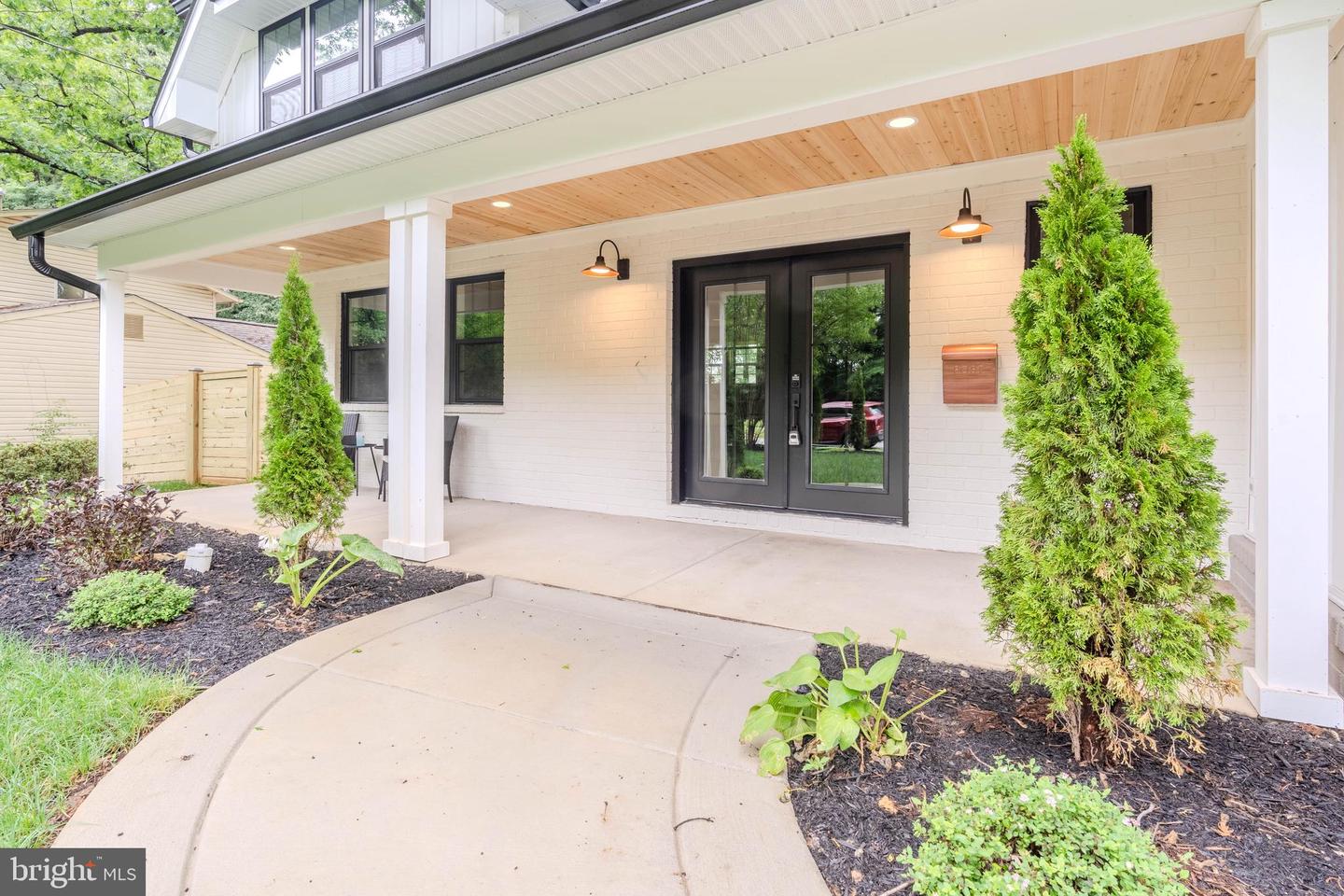5303 ROLLING RD, SPRINGFIELD, Virginia 22151, 5 Bedrooms Bedrooms, ,5 BathroomsBathrooms,Residential,For sale,5303 ROLLING RD,VAFX2247292 MLS # VAFX2247292