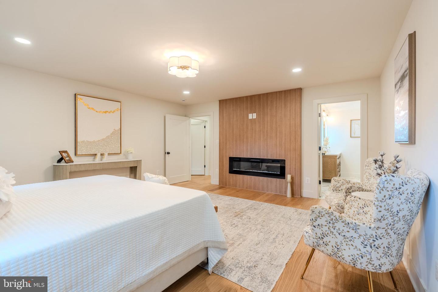 5303 ROLLING RD, SPRINGFIELD, Virginia 22151, 5 Bedrooms Bedrooms, ,5 BathroomsBathrooms,Residential,For sale,5303 ROLLING RD,VAFX2247292 MLS # VAFX2247292