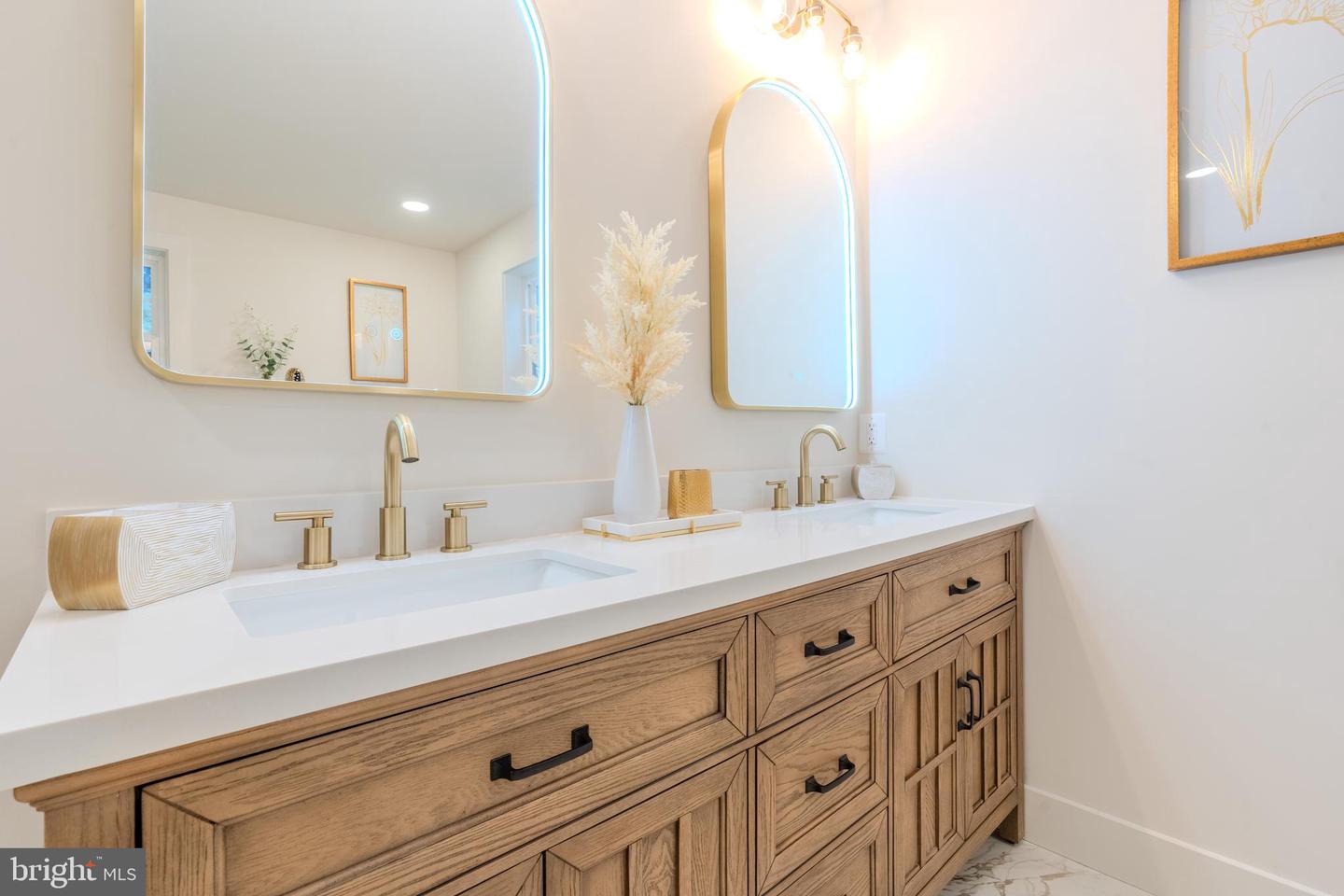 5303 ROLLING RD, SPRINGFIELD, Virginia 22151, 5 Bedrooms Bedrooms, ,5 BathroomsBathrooms,Residential,For sale,5303 ROLLING RD,VAFX2247292 MLS # VAFX2247292