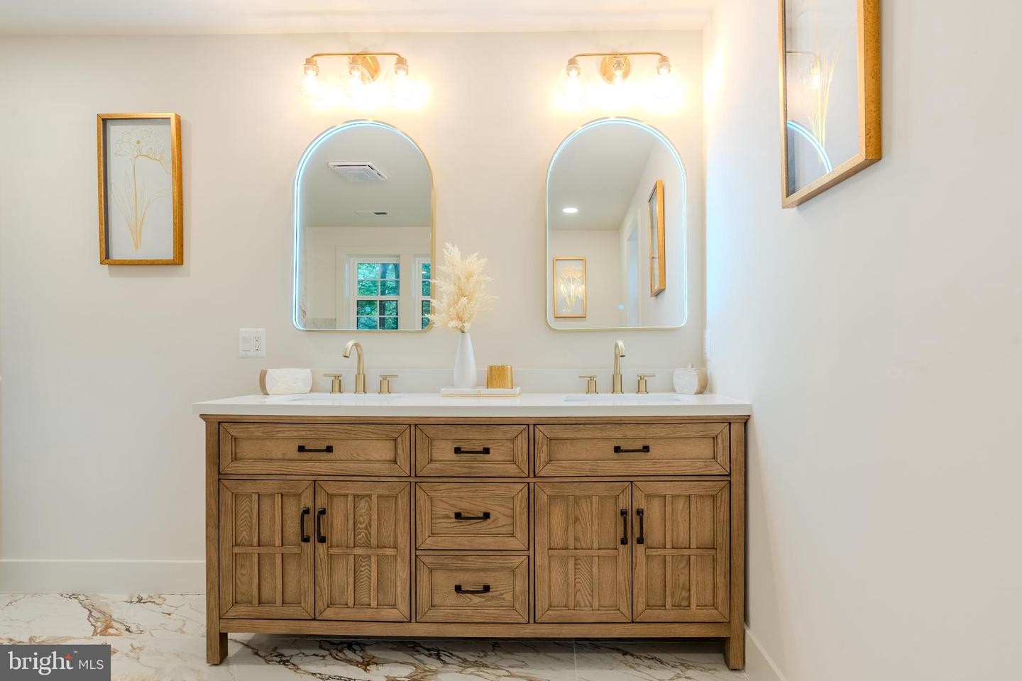 5303 ROLLING RD, SPRINGFIELD, Virginia 22151, 5 Bedrooms Bedrooms, ,5 BathroomsBathrooms,Residential,For sale,5303 ROLLING RD,VAFX2247292 MLS # VAFX2247292