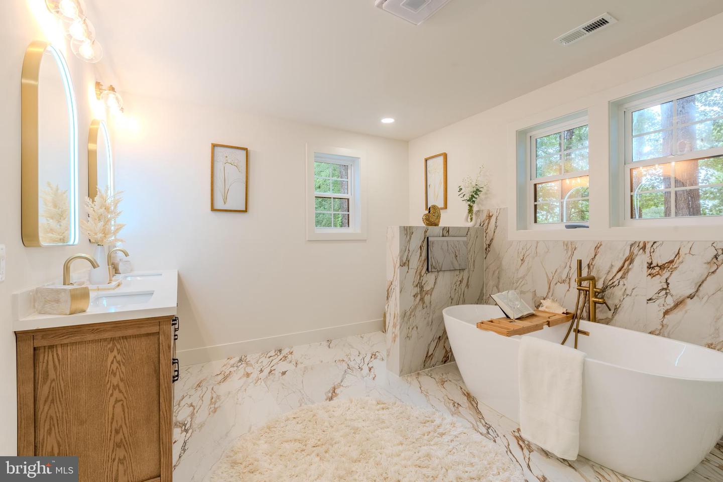 5303 ROLLING RD, SPRINGFIELD, Virginia 22151, 5 Bedrooms Bedrooms, ,5 BathroomsBathrooms,Residential,For sale,5303 ROLLING RD,VAFX2247292 MLS # VAFX2247292