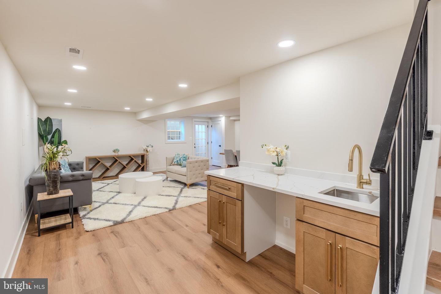 5303 ROLLING RD, SPRINGFIELD, Virginia 22151, 5 Bedrooms Bedrooms, ,5 BathroomsBathrooms,Residential,For sale,5303 ROLLING RD,VAFX2247292 MLS # VAFX2247292