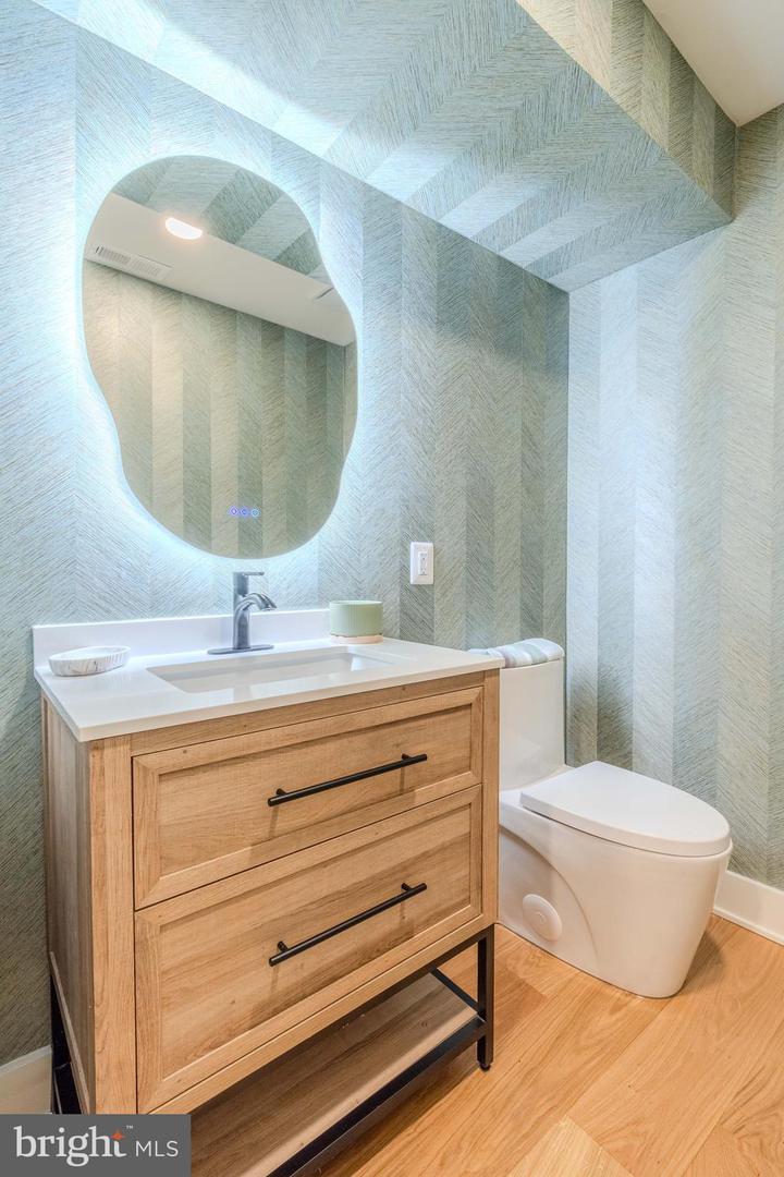 5303 ROLLING RD, SPRINGFIELD, Virginia 22151, 5 Bedrooms Bedrooms, ,5 BathroomsBathrooms,Residential,For sale,5303 ROLLING RD,VAFX2247292 MLS # VAFX2247292