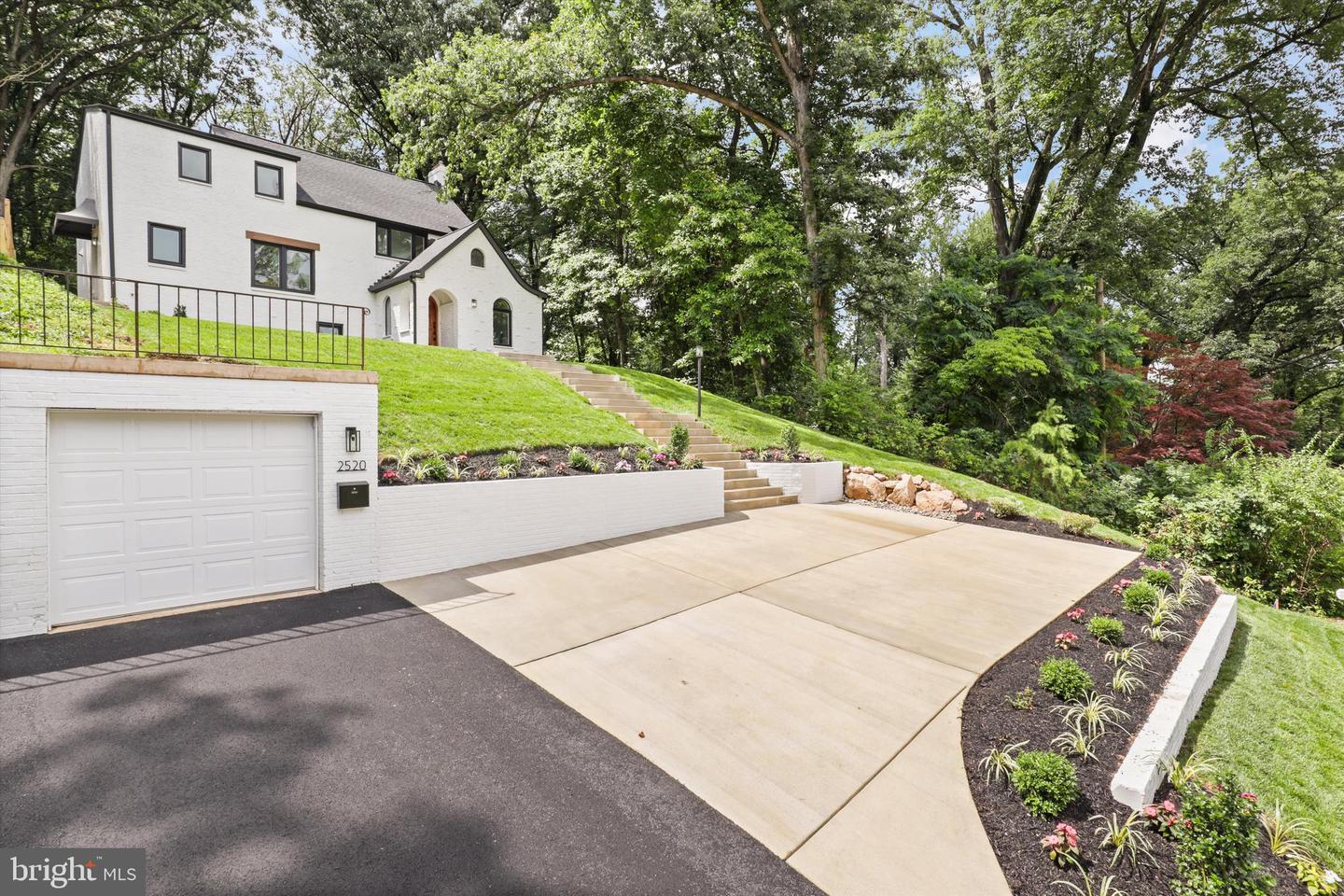2520 N VERNON ST N, ARLINGTON, Virginia 22207, 5 Bedrooms Bedrooms, ,4 BathroomsBathrooms,Residential,For sale,2520 N VERNON ST N,VAAR2059182 MLS # VAAR2059182