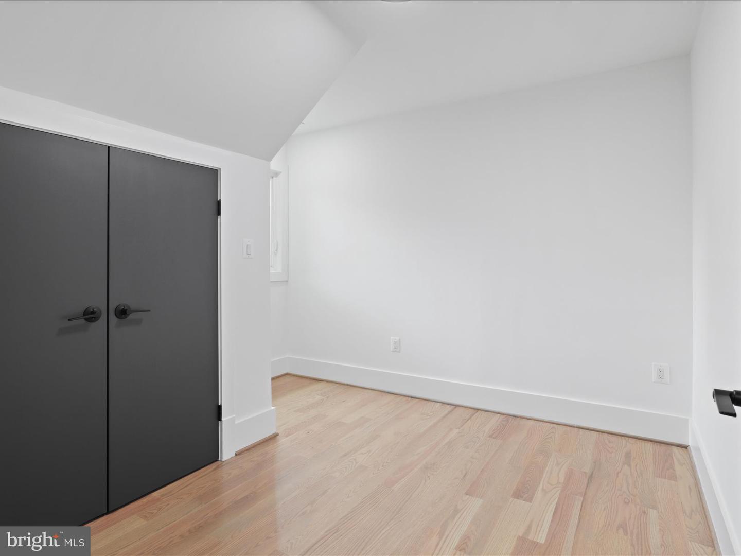 2520 N VERNON ST N, ARLINGTON, Virginia 22207, 5 Bedrooms Bedrooms, ,4 BathroomsBathrooms,Residential,For sale,2520 N VERNON ST N,VAAR2059182 MLS # VAAR2059182