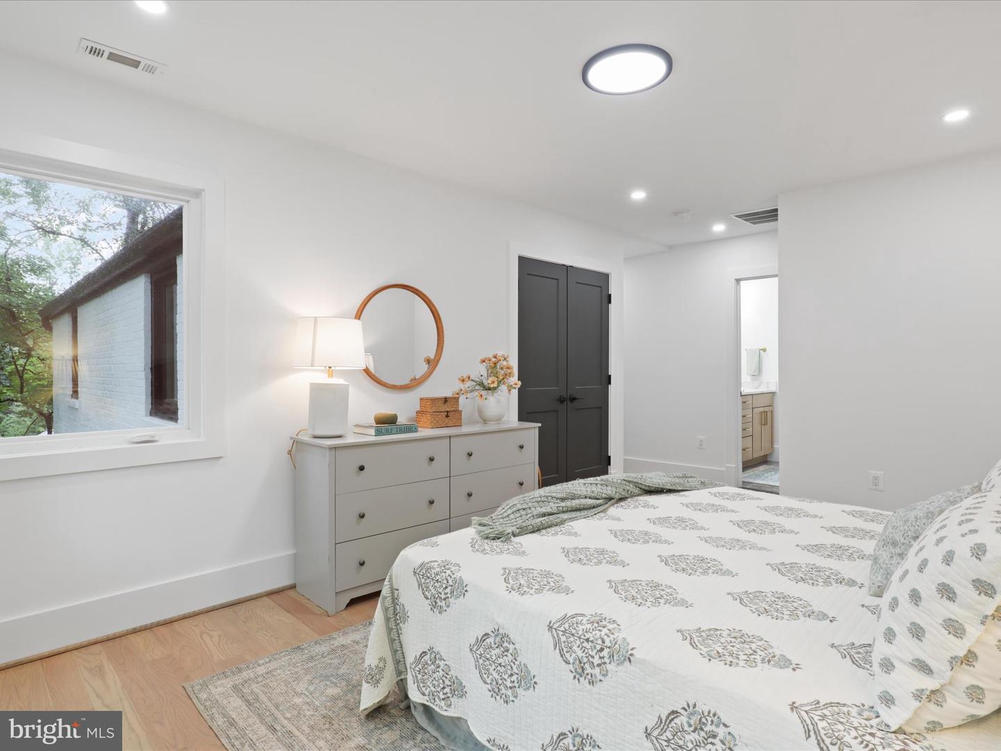 2520 N VERNON ST N, ARLINGTON, Virginia 22207, 5 Bedrooms Bedrooms, ,4 BathroomsBathrooms,Residential,For sale,2520 N VERNON ST N,VAAR2059182 MLS # VAAR2059182