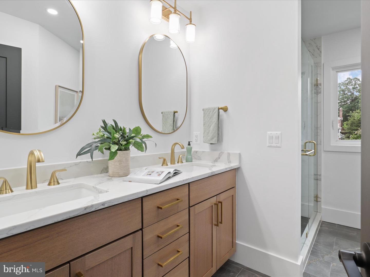 2520 N VERNON ST N, ARLINGTON, Virginia 22207, 5 Bedrooms Bedrooms, ,4 BathroomsBathrooms,Residential,For sale,2520 N VERNON ST N,VAAR2059182 MLS # VAAR2059182