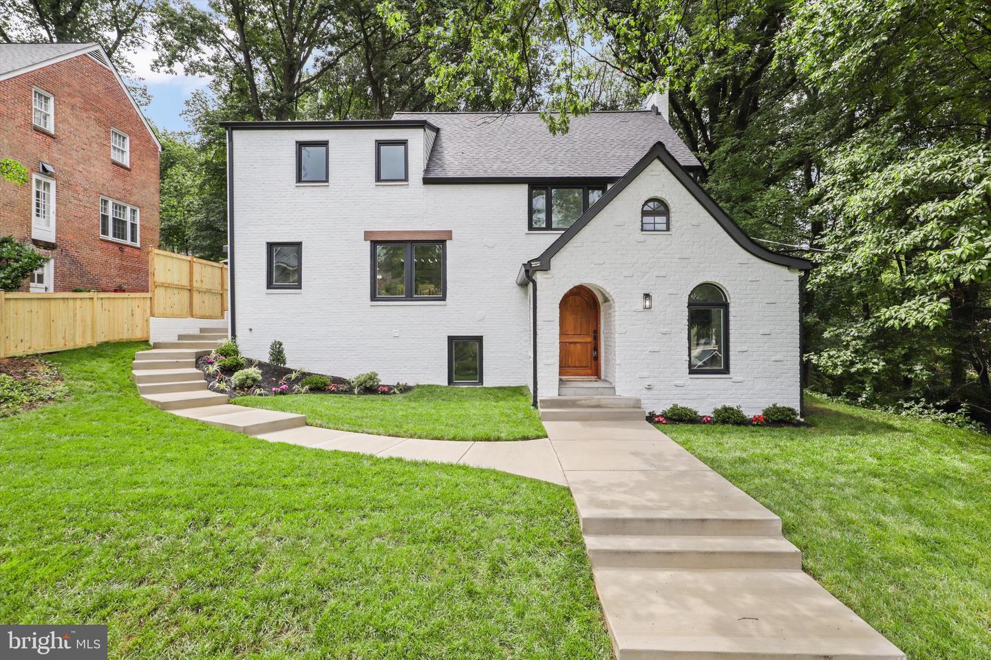 2520 N VERNON ST N, ARLINGTON, Virginia 22207, 5 Bedrooms Bedrooms, ,4 BathroomsBathrooms,Residential,For sale,2520 N VERNON ST N,VAAR2059182 MLS # VAAR2059182