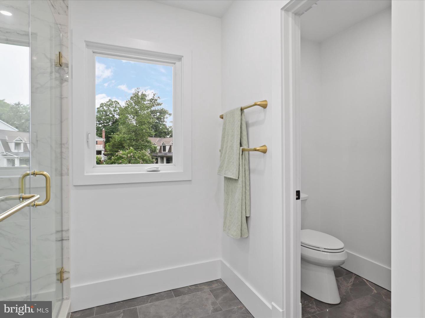 2520 N VERNON ST N, ARLINGTON, Virginia 22207, 5 Bedrooms Bedrooms, ,4 BathroomsBathrooms,Residential,For sale,2520 N VERNON ST N,VAAR2059182 MLS # VAAR2059182