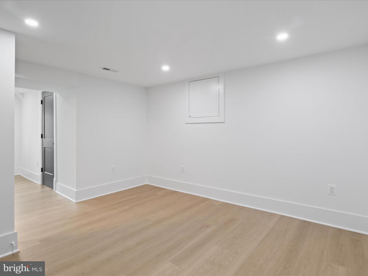 2520 N VERNON ST N, ARLINGTON, Virginia 22207, 5 Bedrooms Bedrooms, ,4 BathroomsBathrooms,Residential,For sale,2520 N VERNON ST N,VAAR2059182 MLS # VAAR2059182