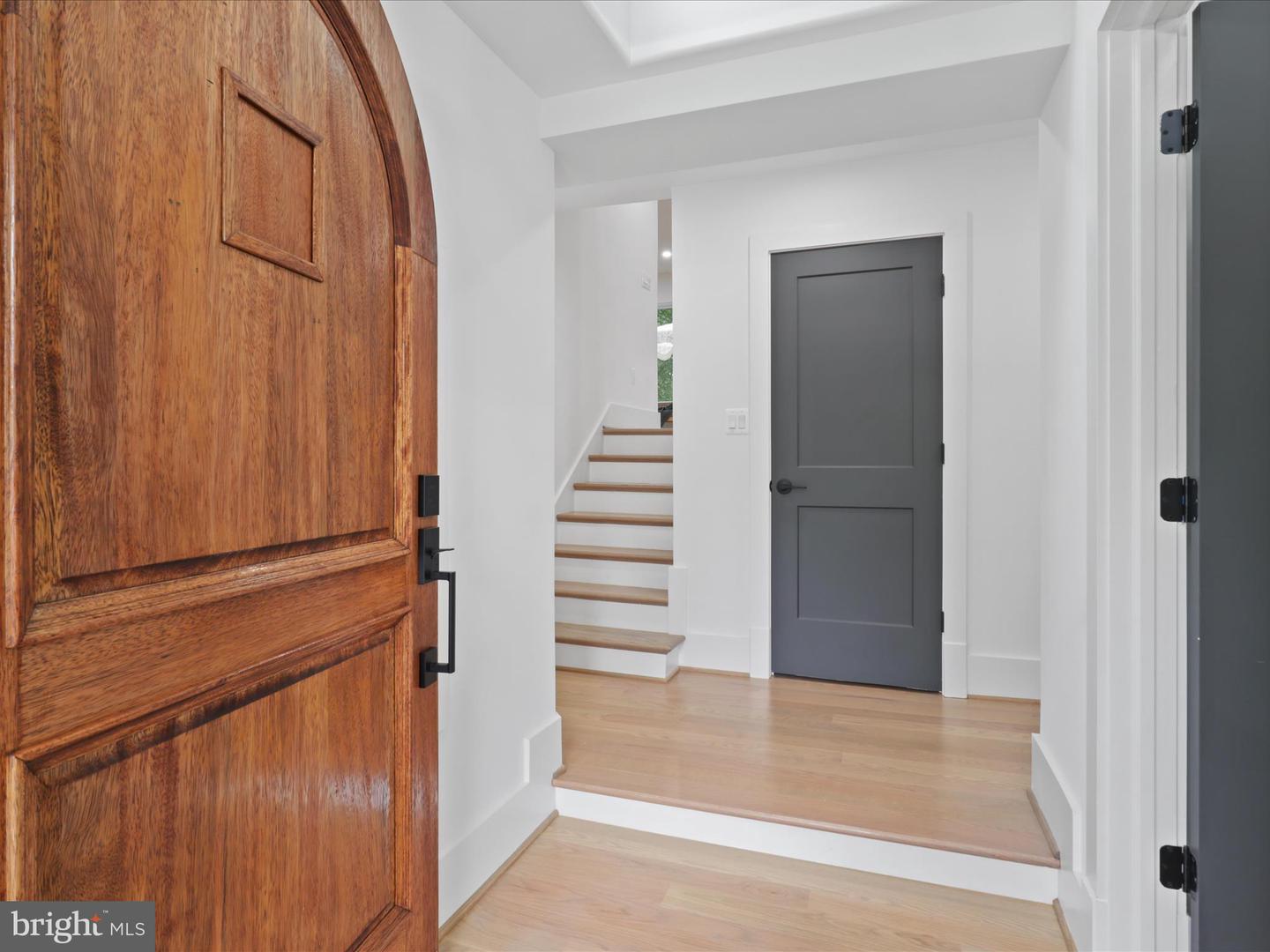2520 N VERNON ST N, ARLINGTON, Virginia 22207, 5 Bedrooms Bedrooms, ,4 BathroomsBathrooms,Residential,For sale,2520 N VERNON ST N,VAAR2059182 MLS # VAAR2059182