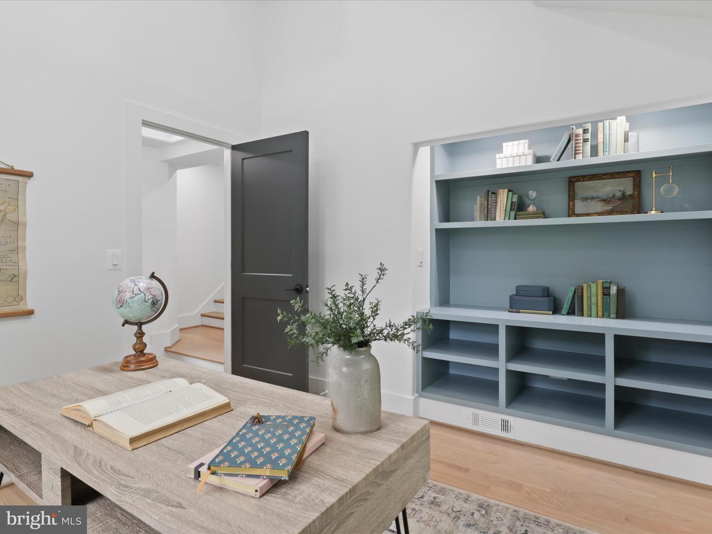 2520 N VERNON ST N, ARLINGTON, Virginia 22207, 5 Bedrooms Bedrooms, ,4 BathroomsBathrooms,Residential,For sale,2520 N VERNON ST N,VAAR2059182 MLS # VAAR2059182