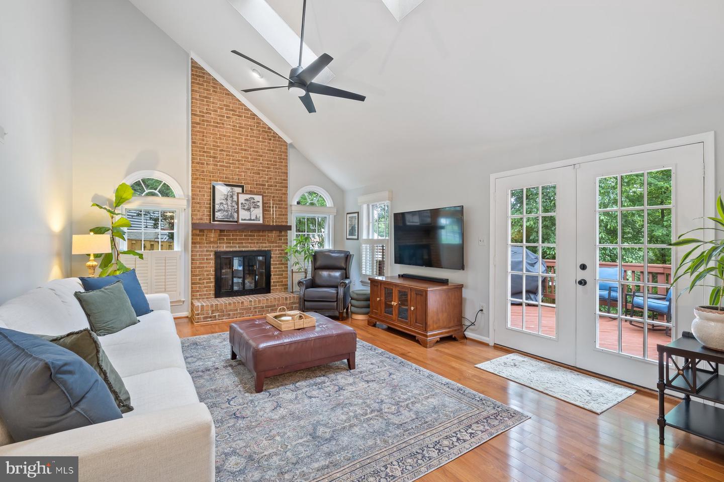 9123 LAKELAND VALLEY CT, SPRINGFIELD, Virginia 22153, 5 Bedrooms Bedrooms, ,3 BathroomsBathrooms,Residential,For sale,9123 LAKELAND VALLEY CT,VAFX2247402 MLS # VAFX2247402