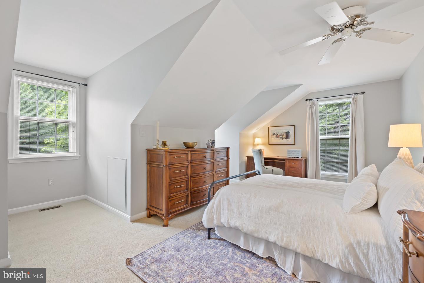 9123 LAKELAND VALLEY CT, SPRINGFIELD, Virginia 22153, 5 Bedrooms Bedrooms, ,3 BathroomsBathrooms,Residential,For sale,9123 LAKELAND VALLEY CT,VAFX2247402 MLS # VAFX2247402